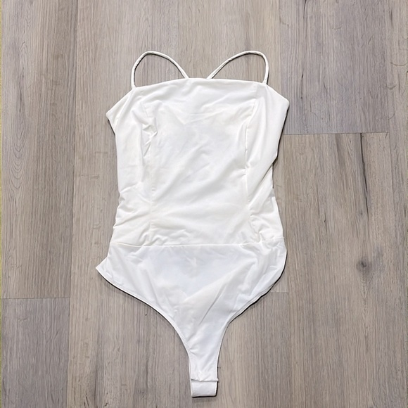 Backless Bodysuit - Picture 5 of 6